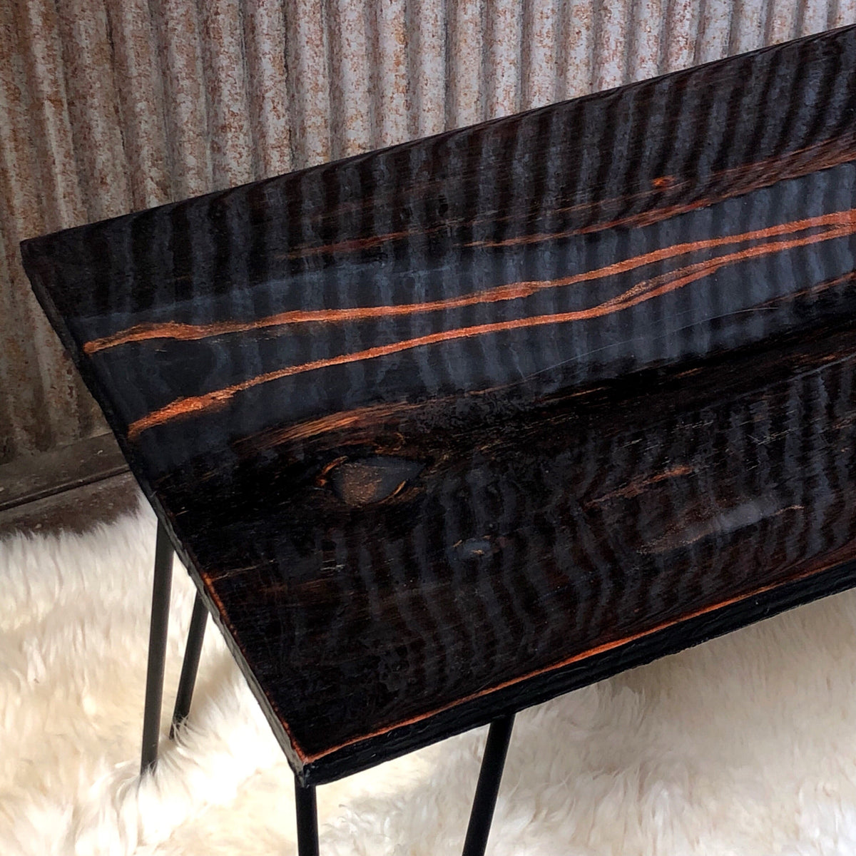 River coffee table - Artified Apparel