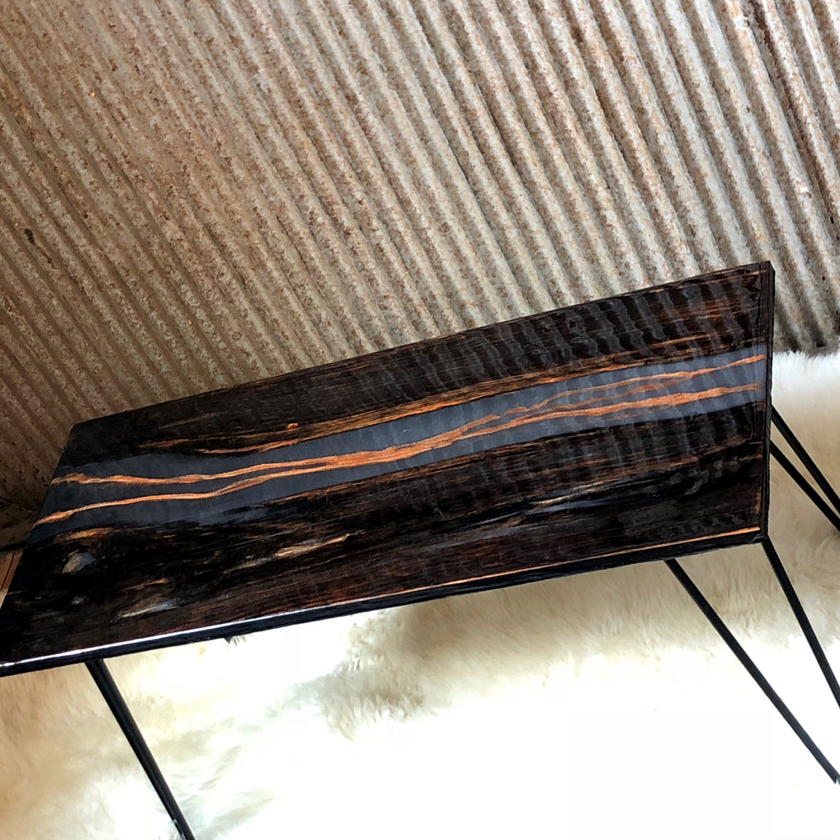 River coffee table - Artified Apparel