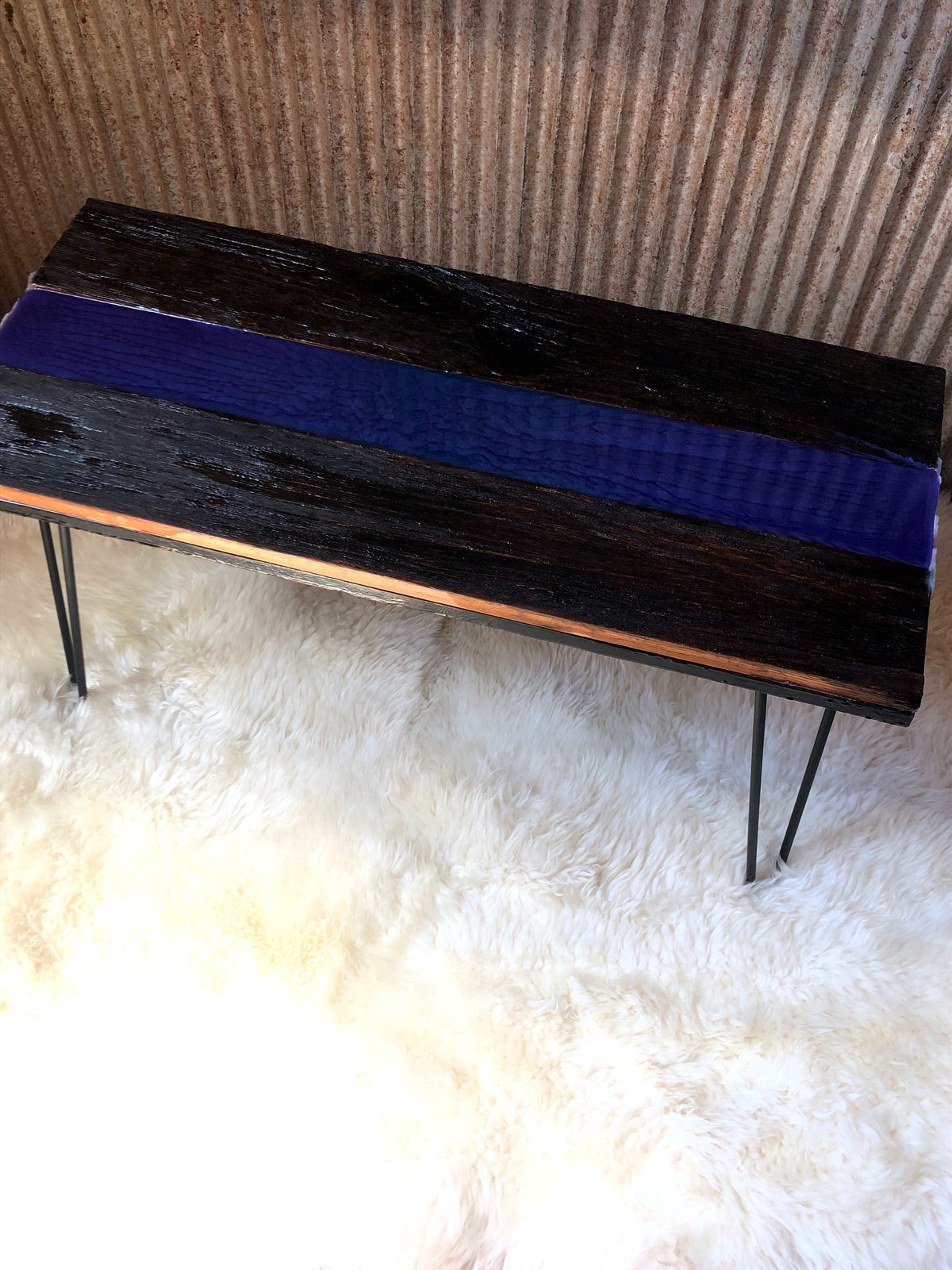River coffee table - Artified Apparel