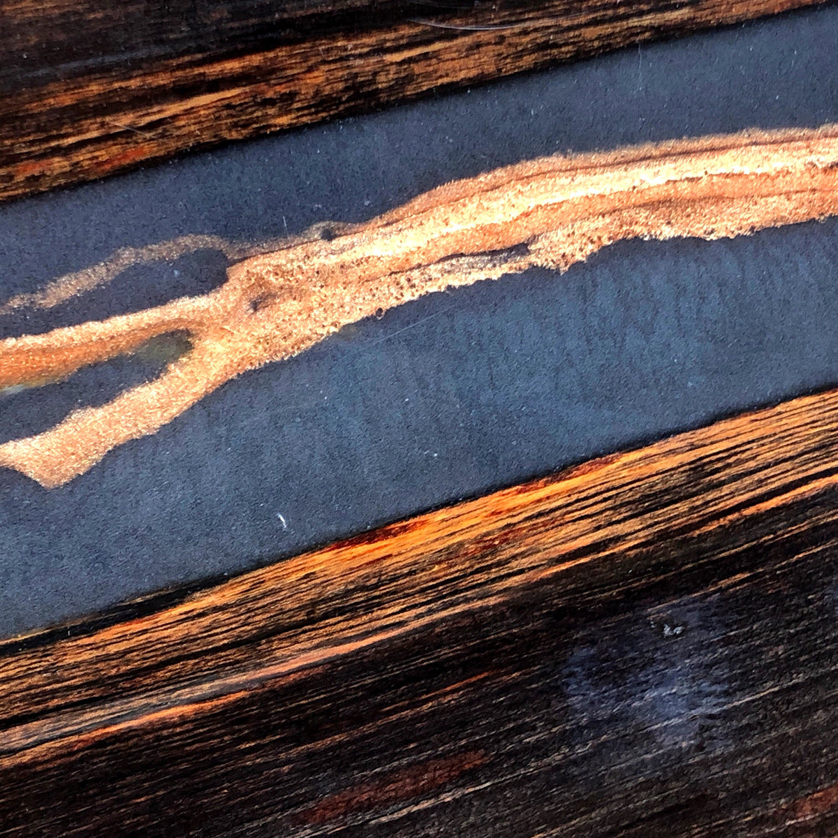 River coffee table - Artified Apparel